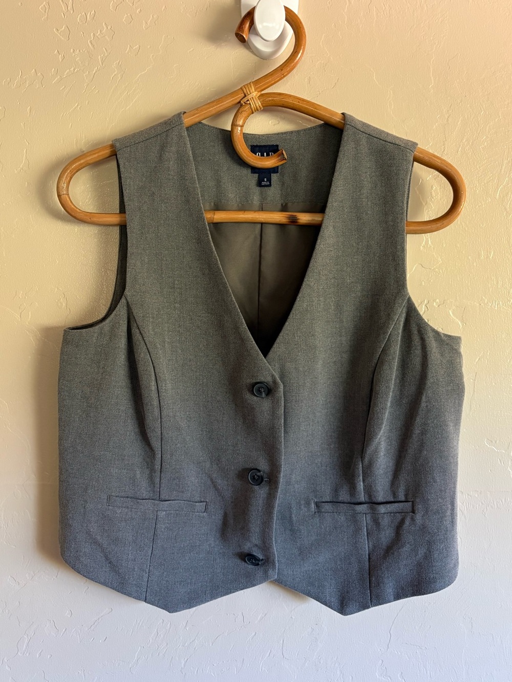 GAP Grey Cropped Tailored Vest Size Small Classic Timeless Business Casual
